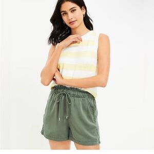 LOFT Green High Rise Elastic Waist Shorts Women’s SizeS Lightweight Pull On NWT